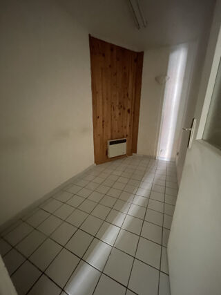   A louer - Local professionnel de 42 m2 - Avenue Gambetta Hyères Hyères
