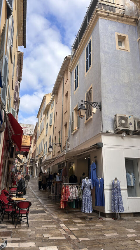   Murs commerciaux - Hyeres médieval 