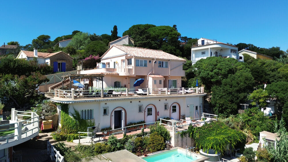 Maison 15 pièces 361 m² · à Hyères · 361 m² · 1 890 000 €