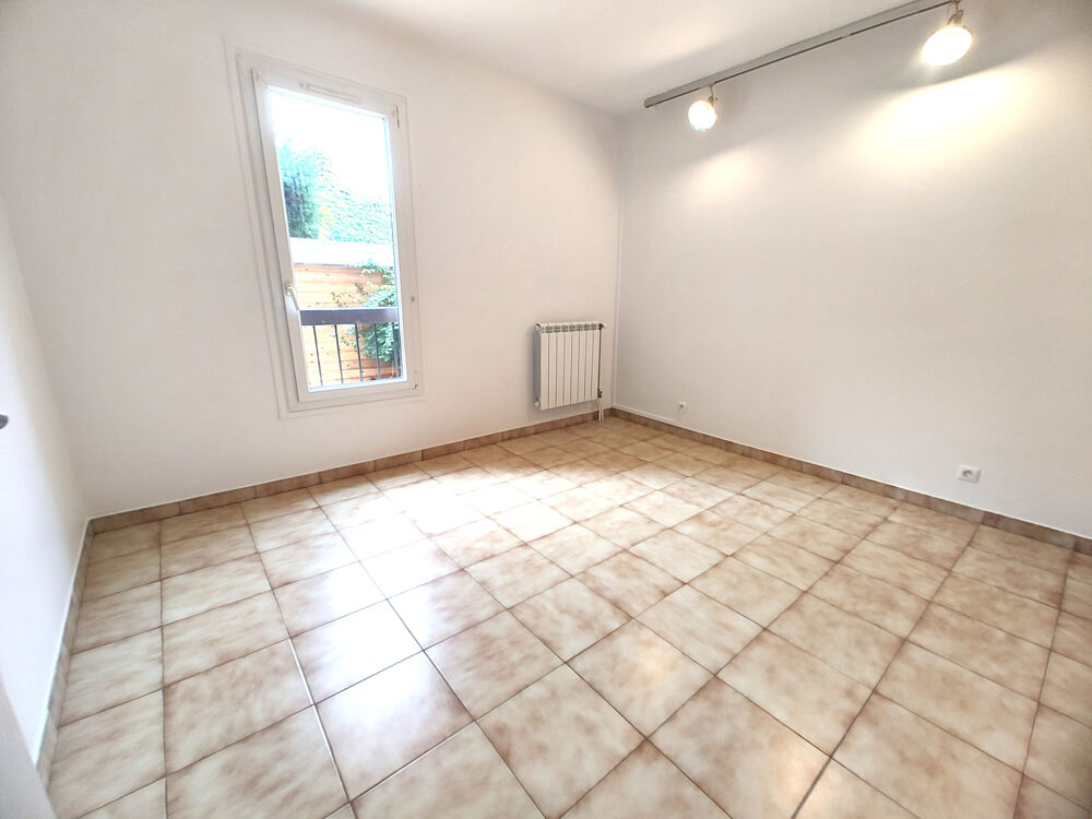 Location Appartement A Louer - RESIDENCE SECONDAIRE - Appartement T3 en rez-de-jardin - COSTEBELLE/HYERES Hyères