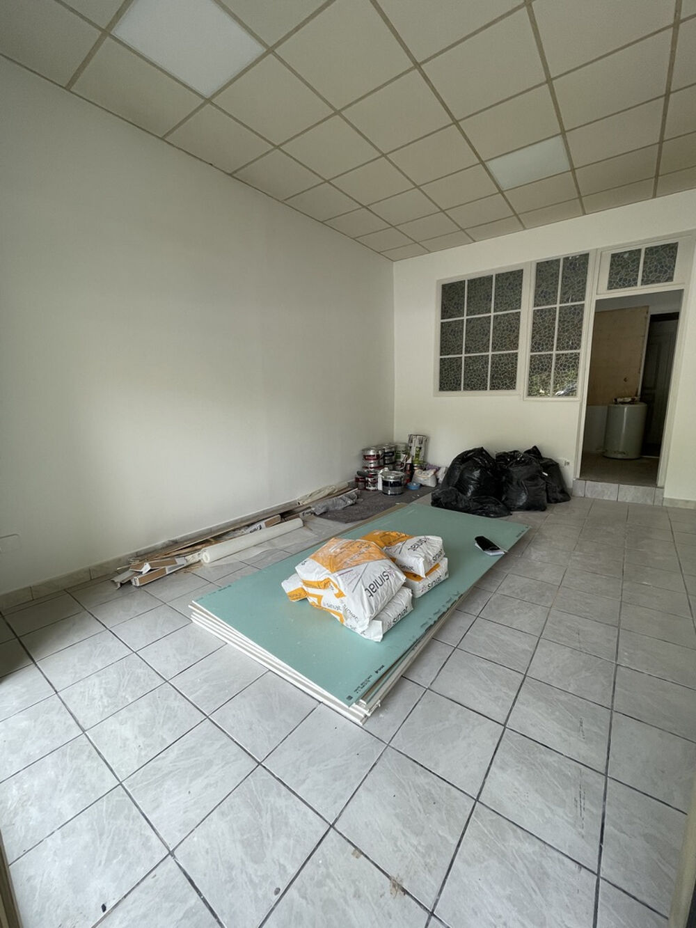   Local professionnel 50 m2 - centre-ville Hyères Hyeres