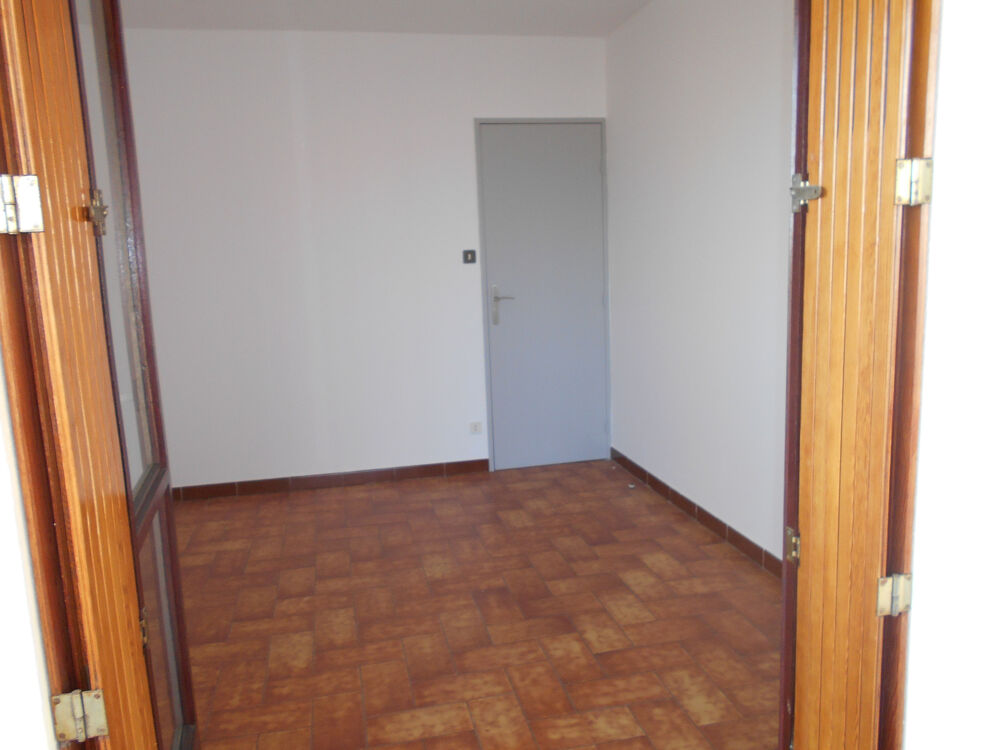 Vente Appartement HYERES  PROXIMITE CENTRE VILLE - IDEAL PREMIER ACHAT Hyères