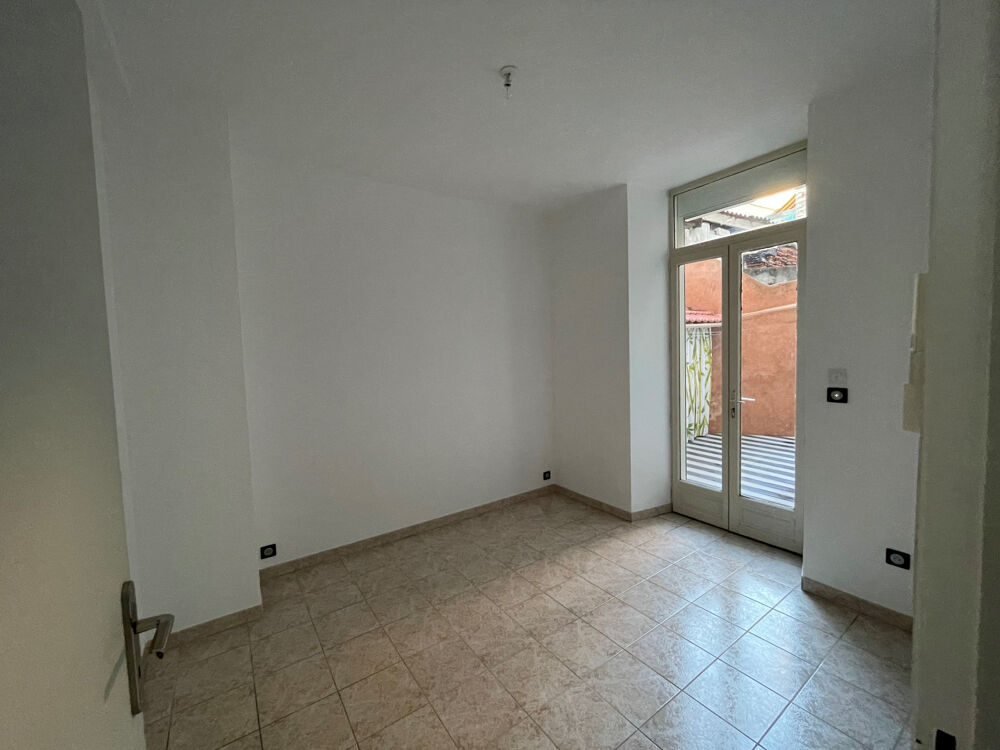 Location Appartement A Louer Appartement T3 en rez-de-chaussée avec petit cour Hyères