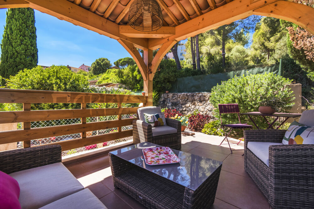 Maison de type 3 de 65 m2 avec 240 m2 de terrain, un garage et un aperçu mer