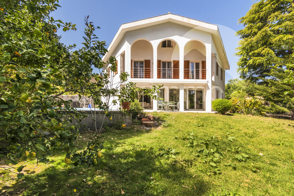 Maison 7 pièces 223 m² · à Hyères · 223 m² · 1 065 000 €
