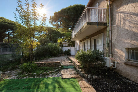   Appartement T4 avec jardin privatif   Port de Hy�res Appartement - 4 pi�ce(s) - 83 m�