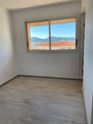  Appartement à louer 3 pièces 60 m²