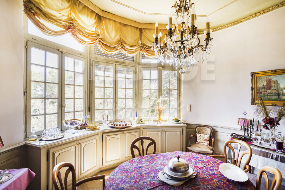 Vente Maison Maison 8 pièces de 245m2 sur deux niveaux, terrain de 1730m2 vue mer et Faron Toulon