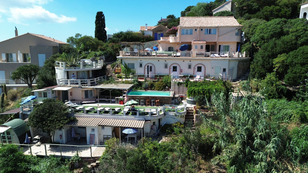 à vendre  Propriété/château Ile Du Levant (83400)