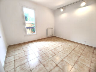  Appartement à louer 3 pièces 69 m²
