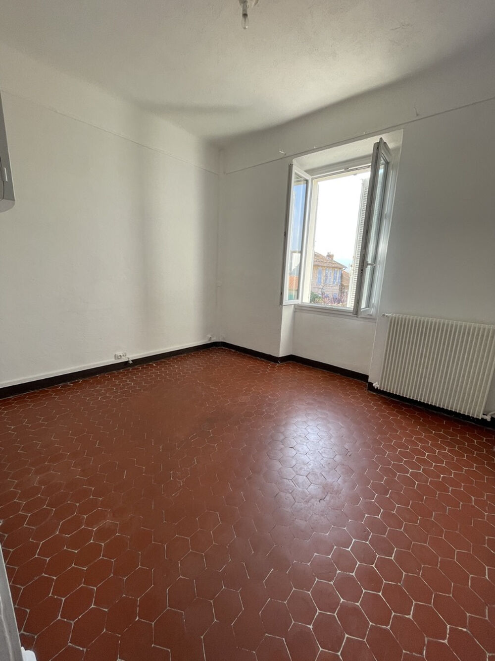 Location Appartement A louer Appartement T2 avenue Gambetta HYERES Hyères