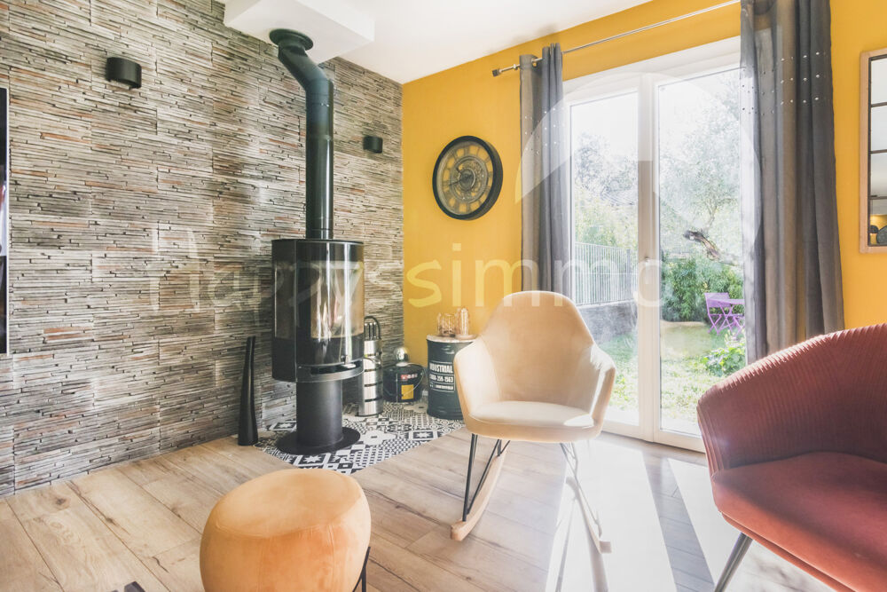 Vente Maison Villa de 163 m2 sur 2400 m2 de terrain avec piscine et dépendance de type 3 Forcalqueiret