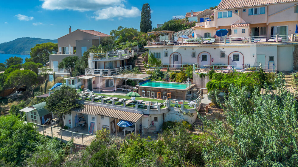 à vendre  Propriété/château Ile Du Levant (83400)