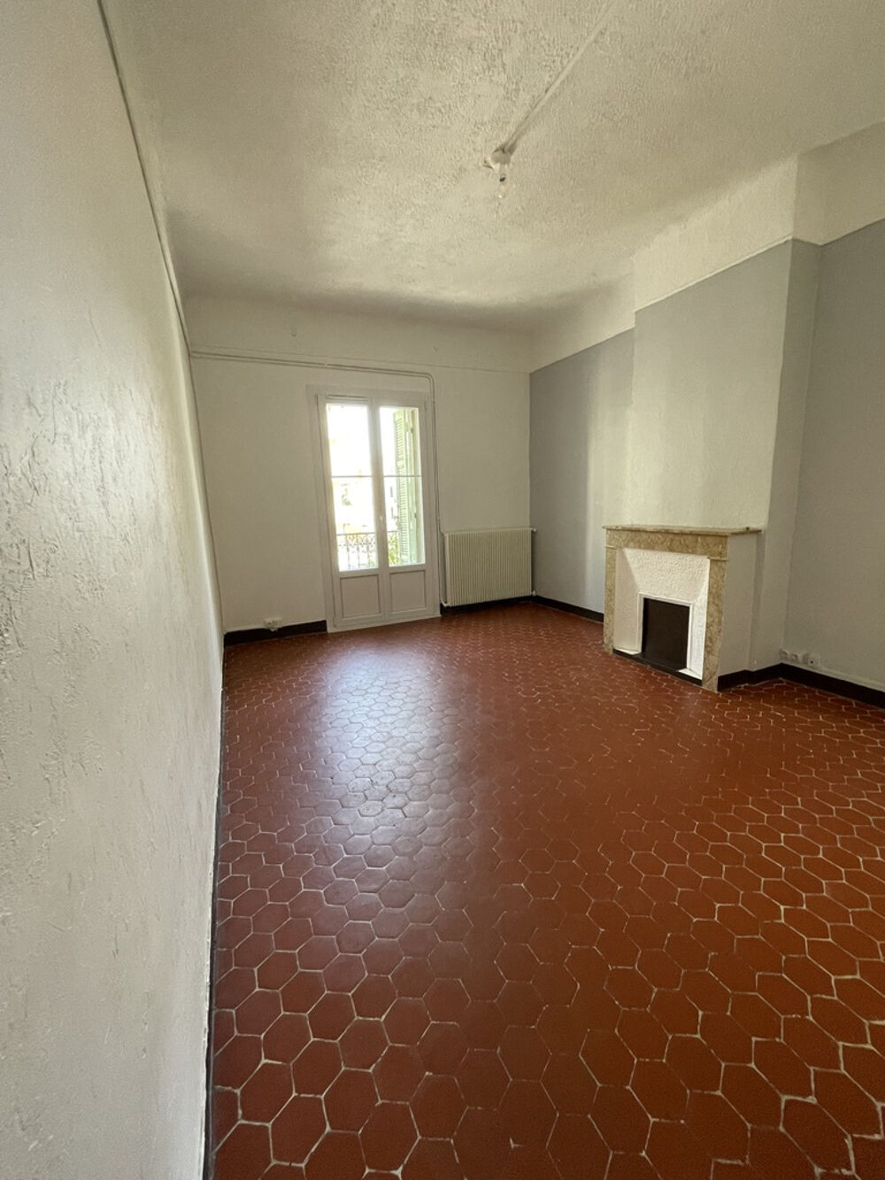 Location Appartement A louer Appartement T2 avenue Gambetta HYERES Hyères