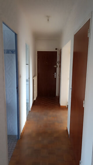  Appartement à louer 3 pièces 65 m²