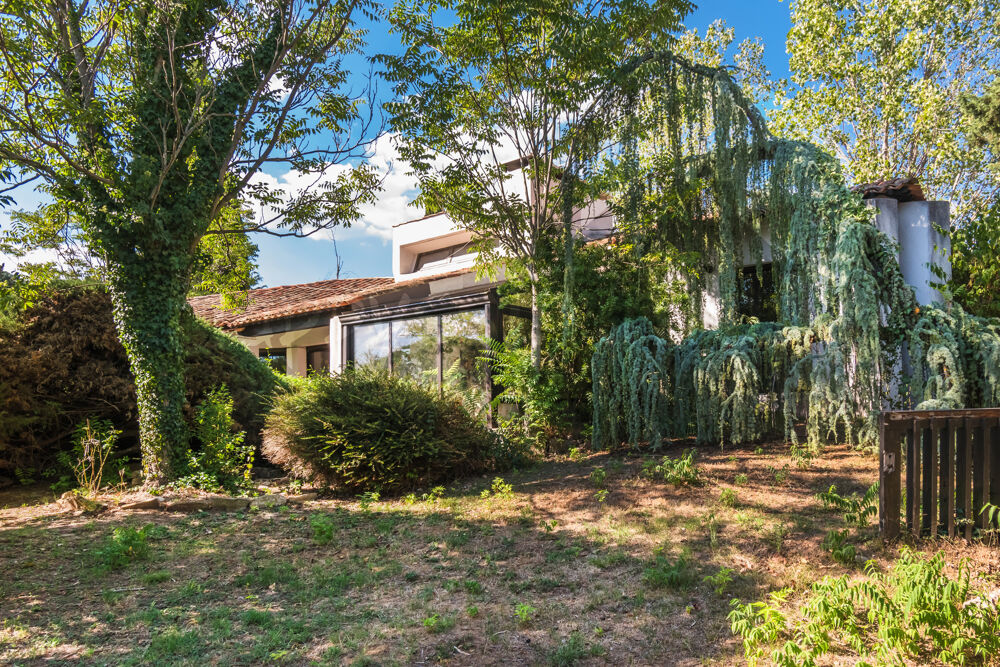 Vente Maison Villa d'architecte de 180 m2 sur 4010 m2 de terrain avec piscine Le val