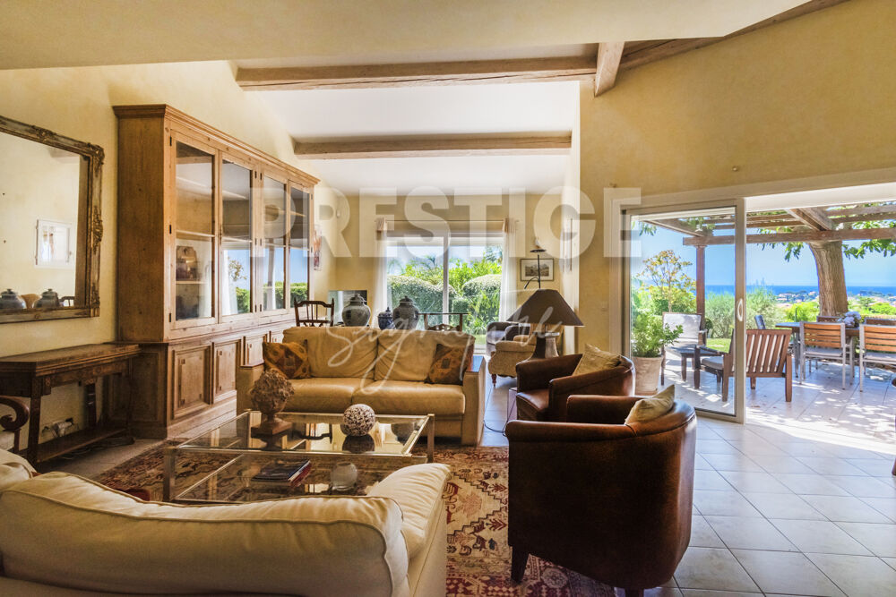 à vendre  Maison Carqueiranne (83320)