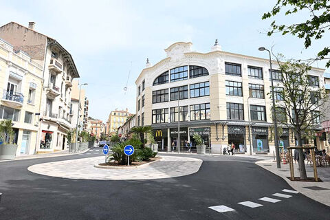 IDEAL PROFESSION LIBERALE - EMPLACEMENT PREMIUM 280000 83400 Hyeres