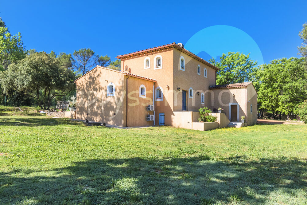 Belle villa provençale de 172 m2 avec piscine sur un terrain de 4000 m2
