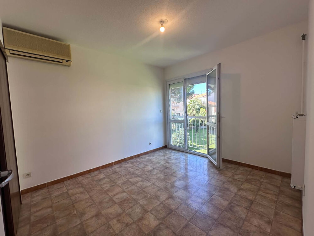 A Louer T2 de 53 m2 avec balcon et stationnement à HYERES