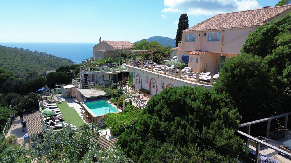 à vendre  Propriété/château Ile Du Levant (83400)