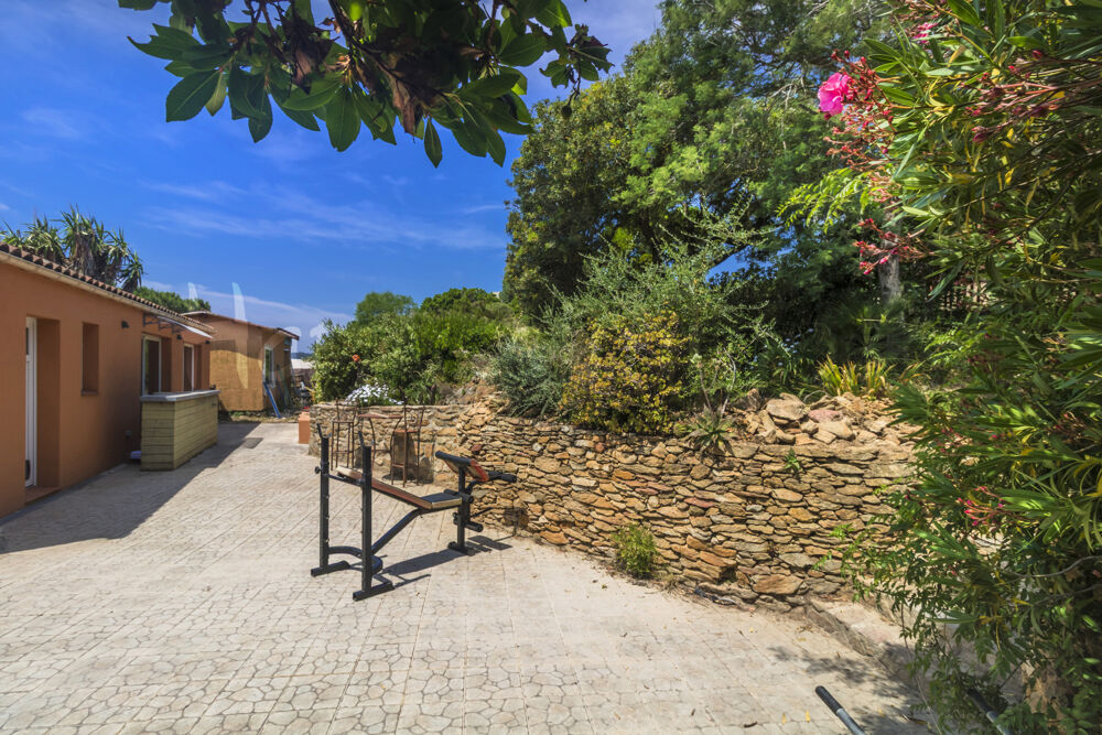 Vente Maison ÎLE DU LEVANT   PROPRIÉTÉ RARE AVEC VUE MER & POTENTIEL LOCATIF EXCEPTIONNEL Ile du levant
