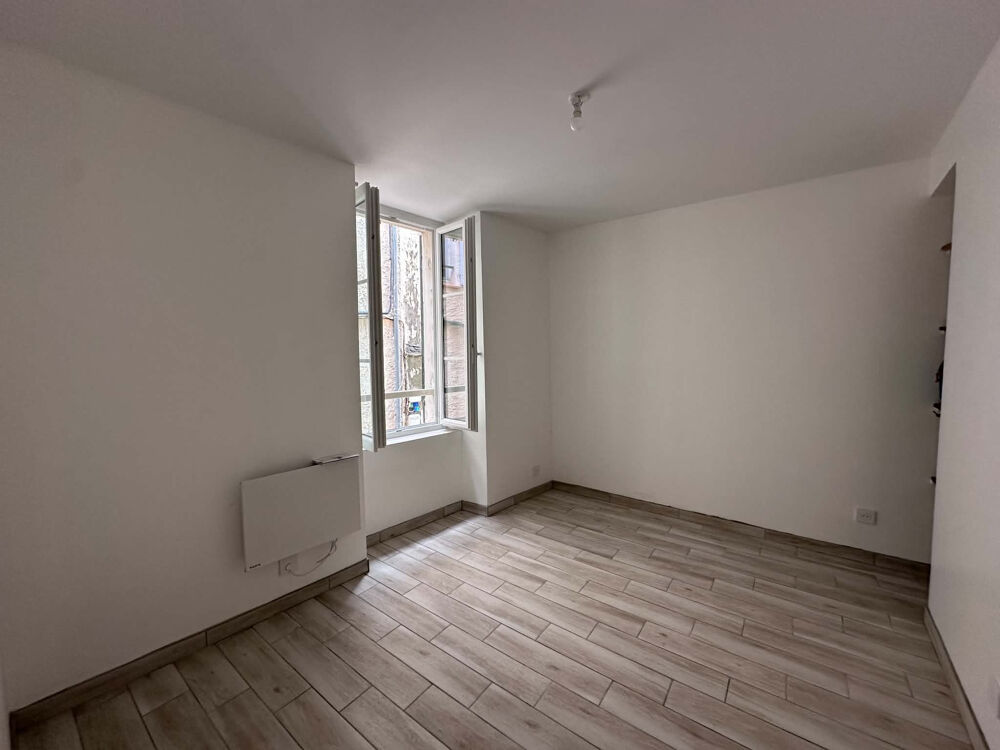 Location Appartement A Louer - Appartement T2 entièrement rénové - Centre ville HYERES Hyères