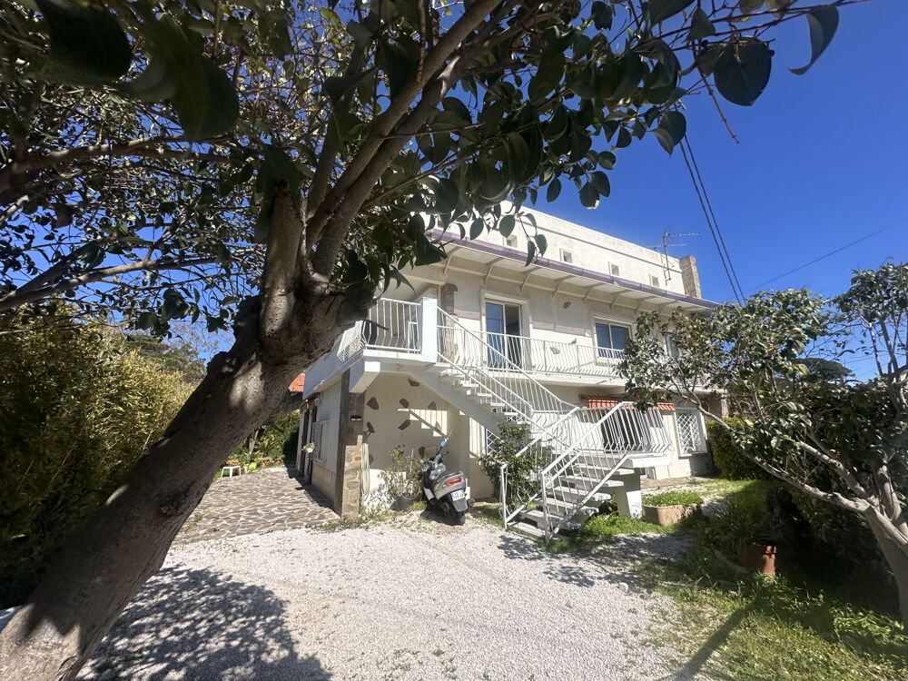 Maison 10 pièces 238 m² · à Hyères · 238 m² · 676 000 €