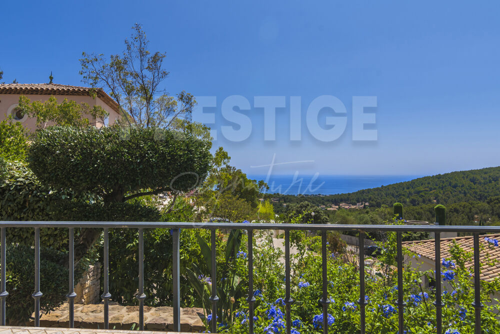 Villa d'exception avec vue mer à Bandol avec ascenseur et garage 8 voitures