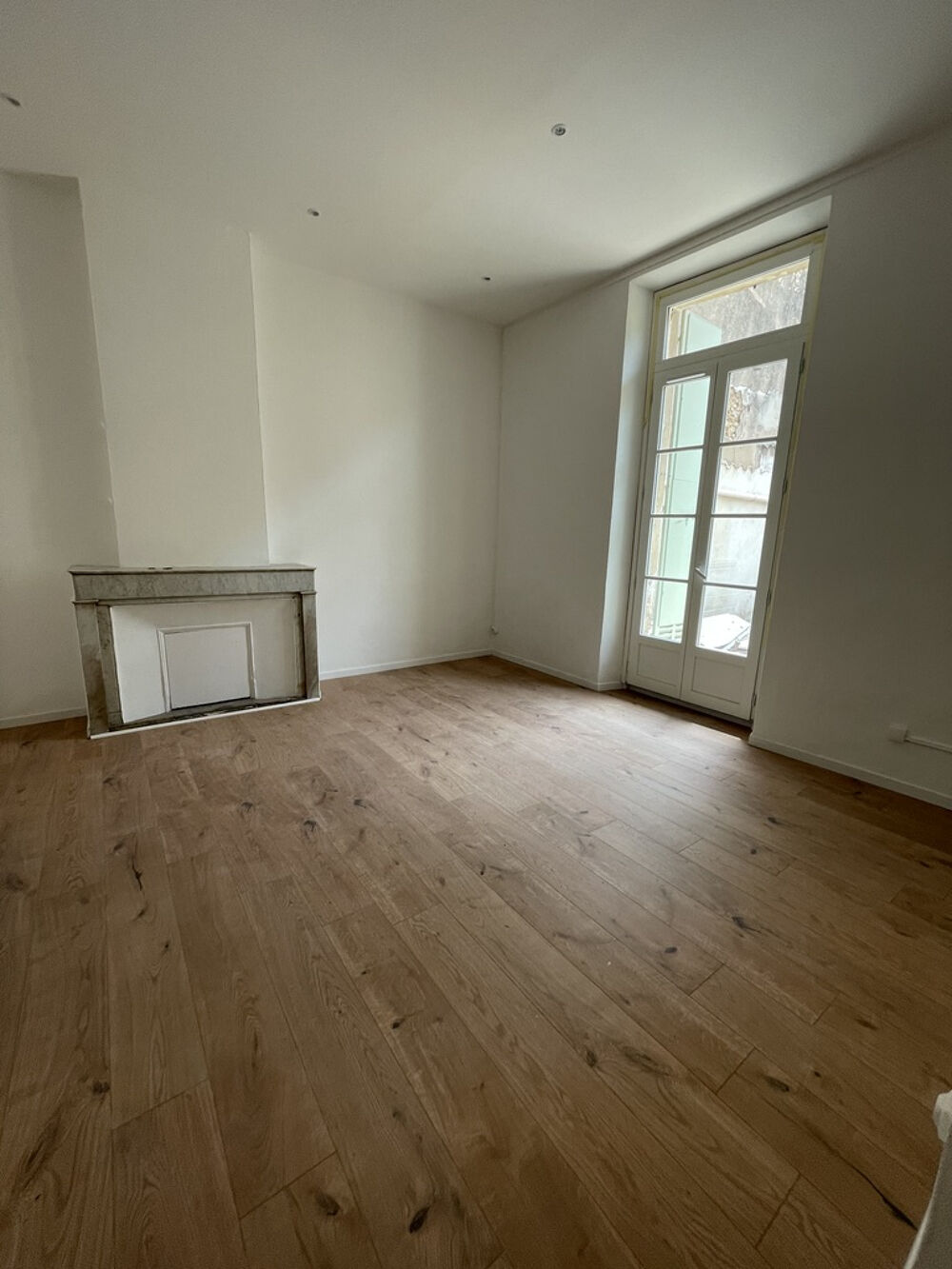   Local professionnel 50 m2 - centre-ville Hyères Hyères