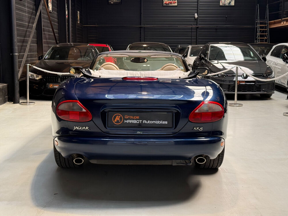 XK8 4.0i V8 Cabriolet 1998 occasion 95310 Saint-Ouen-l'Aum&ocirc;ne
