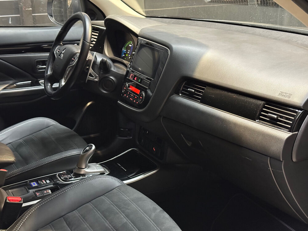 Outlander 2.4l PHEV Twin Motor 4WD Intense 2018 occasion 95310 Saint-Ouen-l'Aum&ocirc;ne