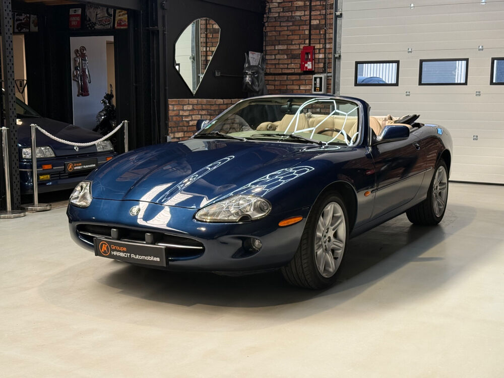 XK8 4.0i V8 Cabriolet 1998 occasion 95310 Saint-Ouen-l'Aum&ocirc;ne
