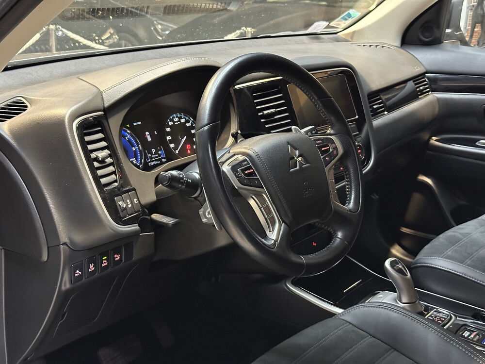 Outlander 2.4l PHEV Twin Motor 4WD Intense 2018 occasion 95310 Saint-Ouen-l'Aum&ocirc;ne