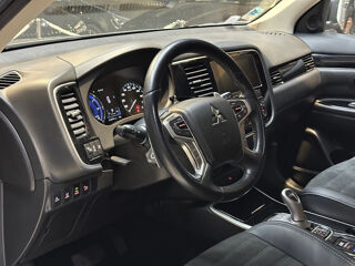 Outlander 2.4l PHEV Twin Motor 4WD Intense 2018 occasion 95310 Saint-Ouen-l'Aum&ocirc;ne