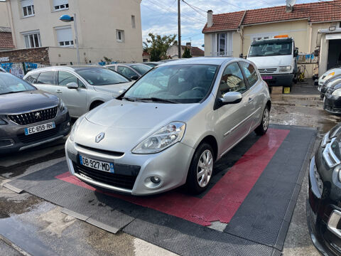 Annonce voiture Renault Clio III 3990 €