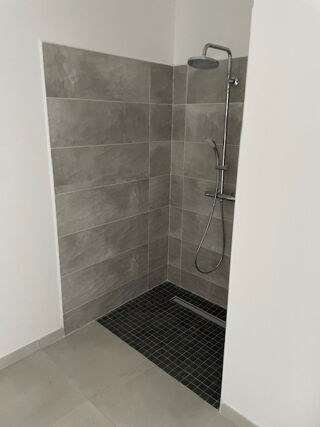  Appartement à louer 3 pièces 68 m²