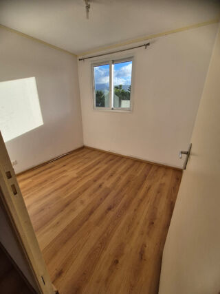  Duplex/triplex � louer 6 pi�ces 140 m� Ste suzanne