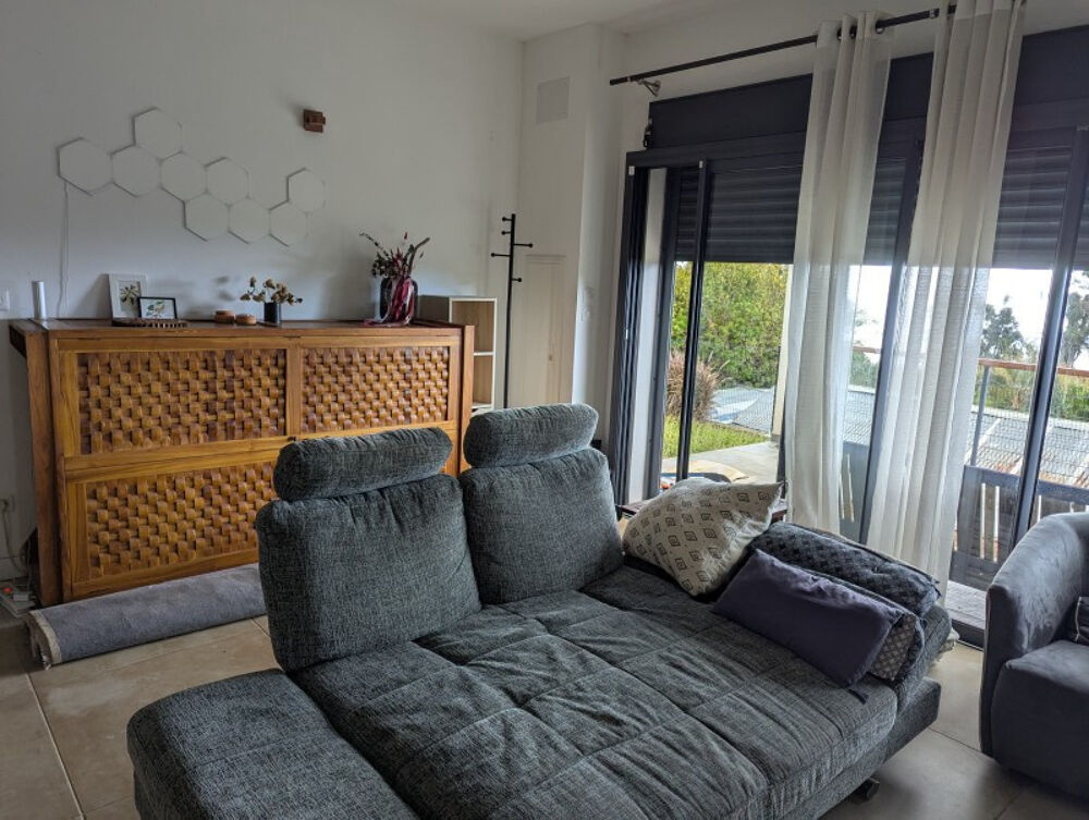 Location Maison Villa T5 meublée à La Montagne St denis