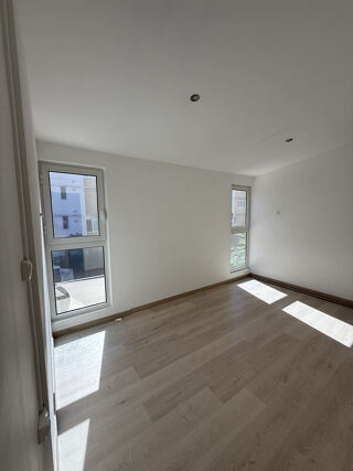  Maison à louer 3 pièces 100 m²