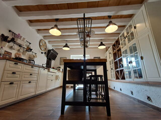  Propri�t�/ch�teau � vendre 8 pi�ces 227 m�