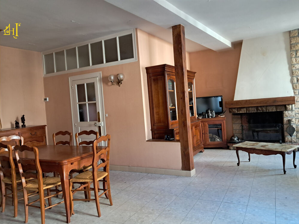 Maison comprenant trois logements