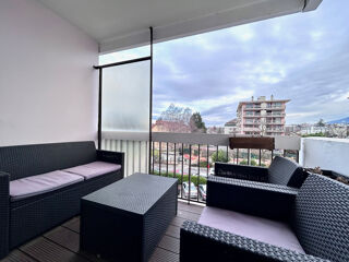  Appartement à louer 3 pièces 77 m²