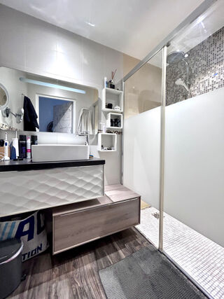  Appartement à louer 3 pièces 77 m²