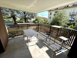  Appartement à louer 3 pièces 68 m²
