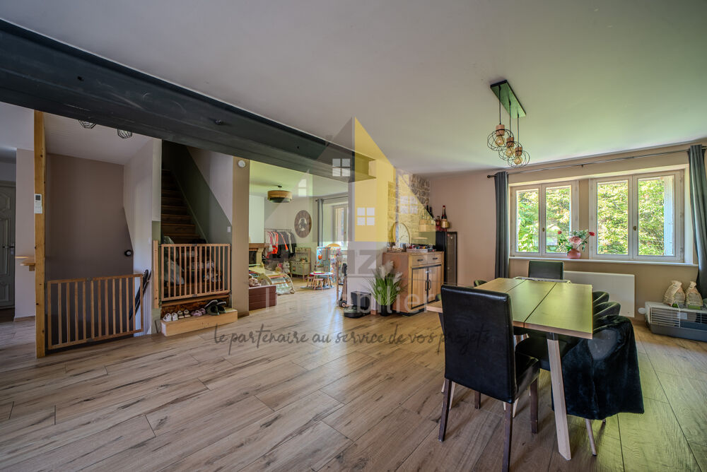 Vente Maison Maison de village avec jardin, grande terrasse au coeur du bourg de Sellières ! Sellieres