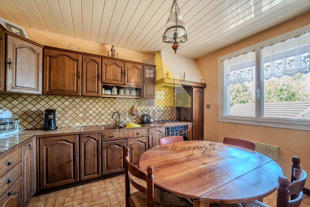 Vente Maison Maison sur-sous sol complet, mitoyenne, aux portes de Bletterans Nance