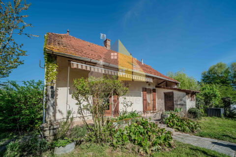   Ensemble immobilier comprenant une maison d'habitation avec piscine, une ferme d'h�bergeage, une chambre � fou Maison - 5 pi�ce(s) - 143 m�