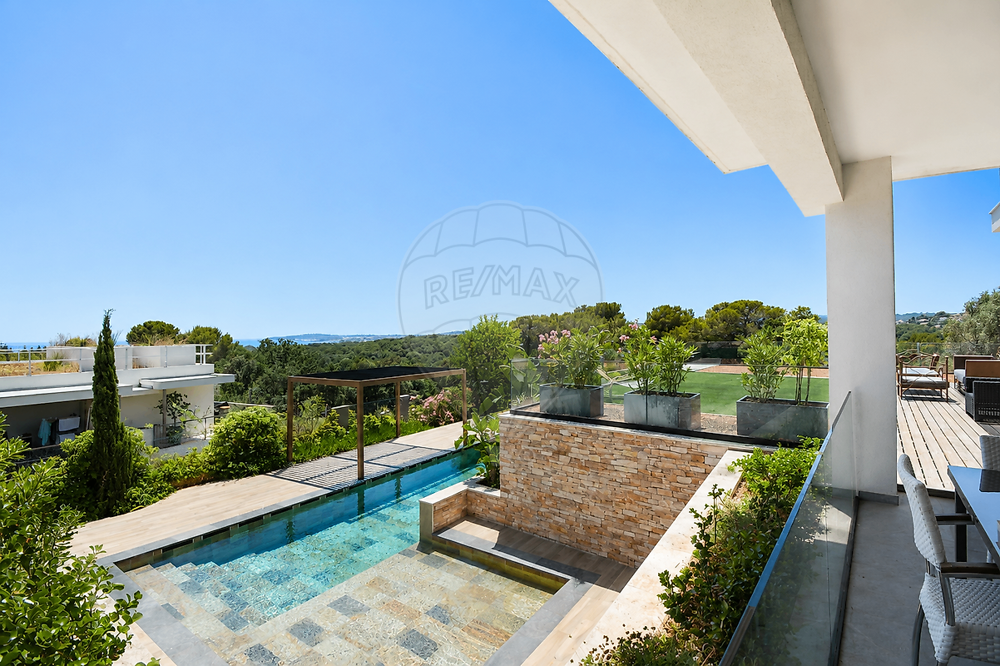 à vendre  Appartement Villeneuve-Loubet (06270)