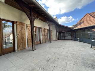  Maison  vendre 9 pices 